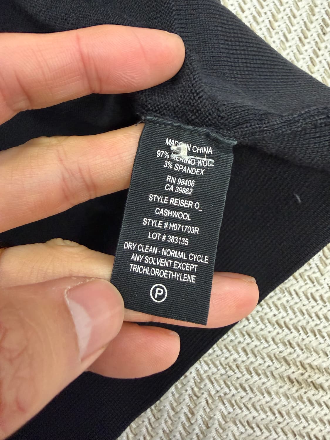 정품) Theory 띠어리 블랙 브이넥 니트 L  상품이미지6