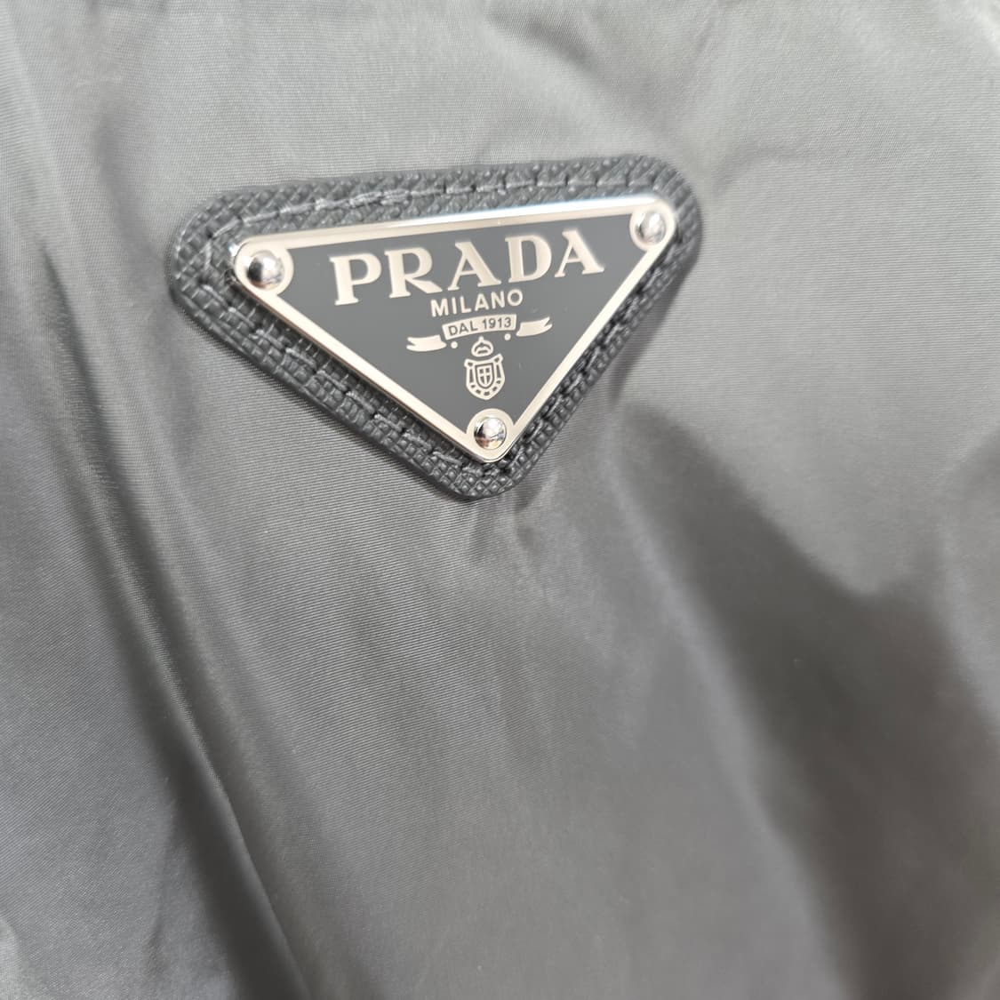 24ss 프라다 나일론 삼각 로고 팬츠 바지 m사이즈 판매 상품이미지2