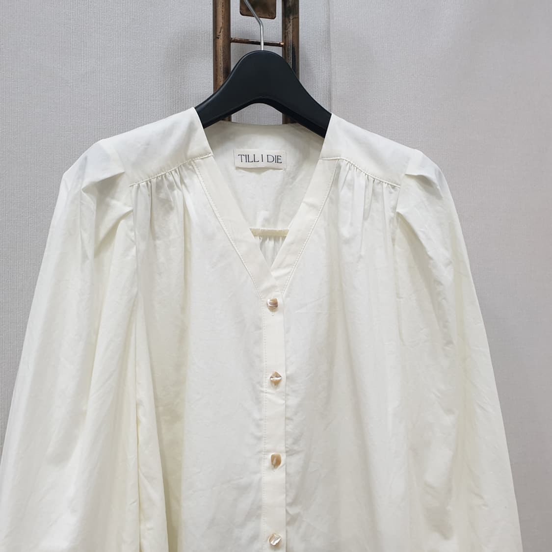 TILLI DIE 틸아이다이 브이넥 블라우스 셔츠 F 상품이미지2