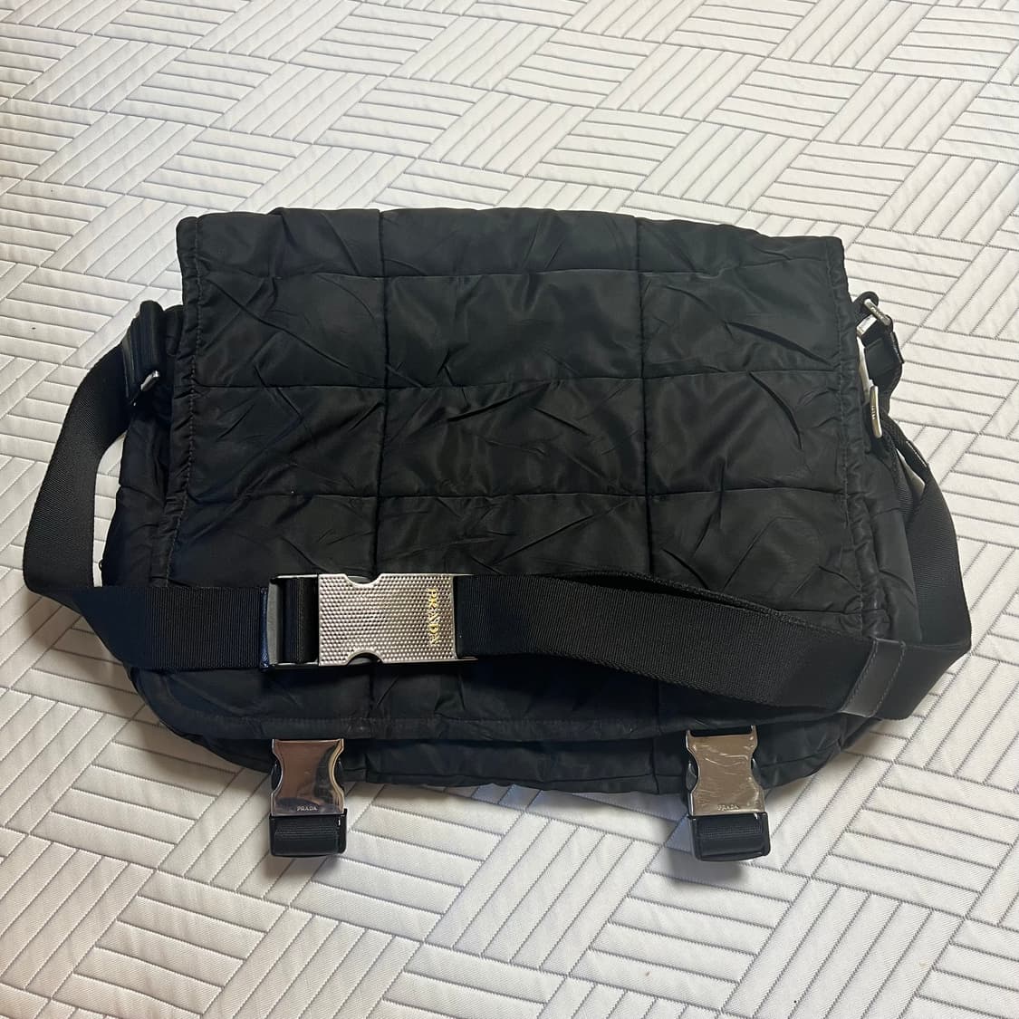[정품] 프라다 블랙 나일론 메신저백 크로스백 패딩백 상품이미지2