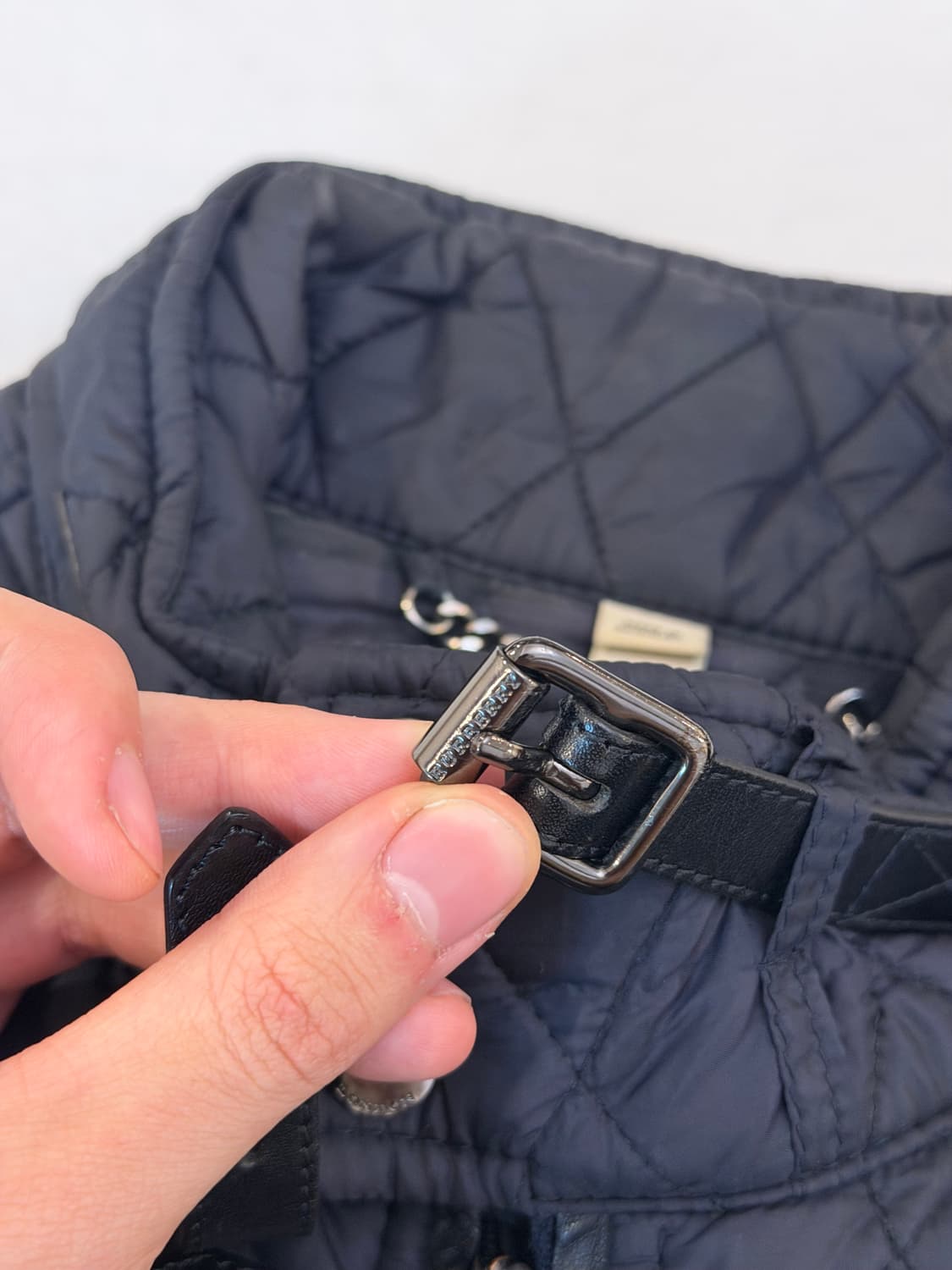 버버리 가죽패치 퀼팅 봄버자켓 블랙 상품이미지3