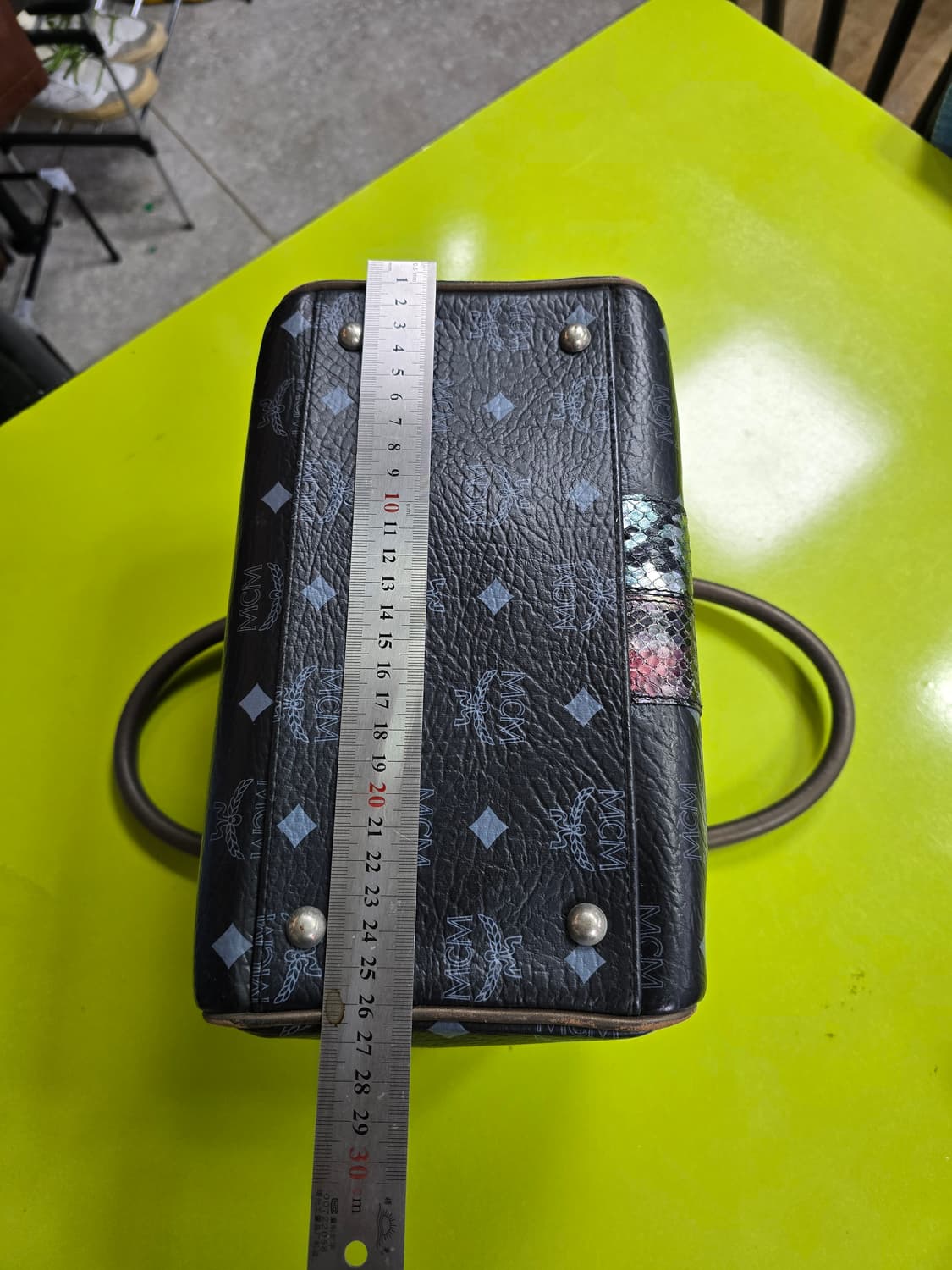 MCM 블랙 보스턴백 라이언 프린팅 (1380) 상품이미지7