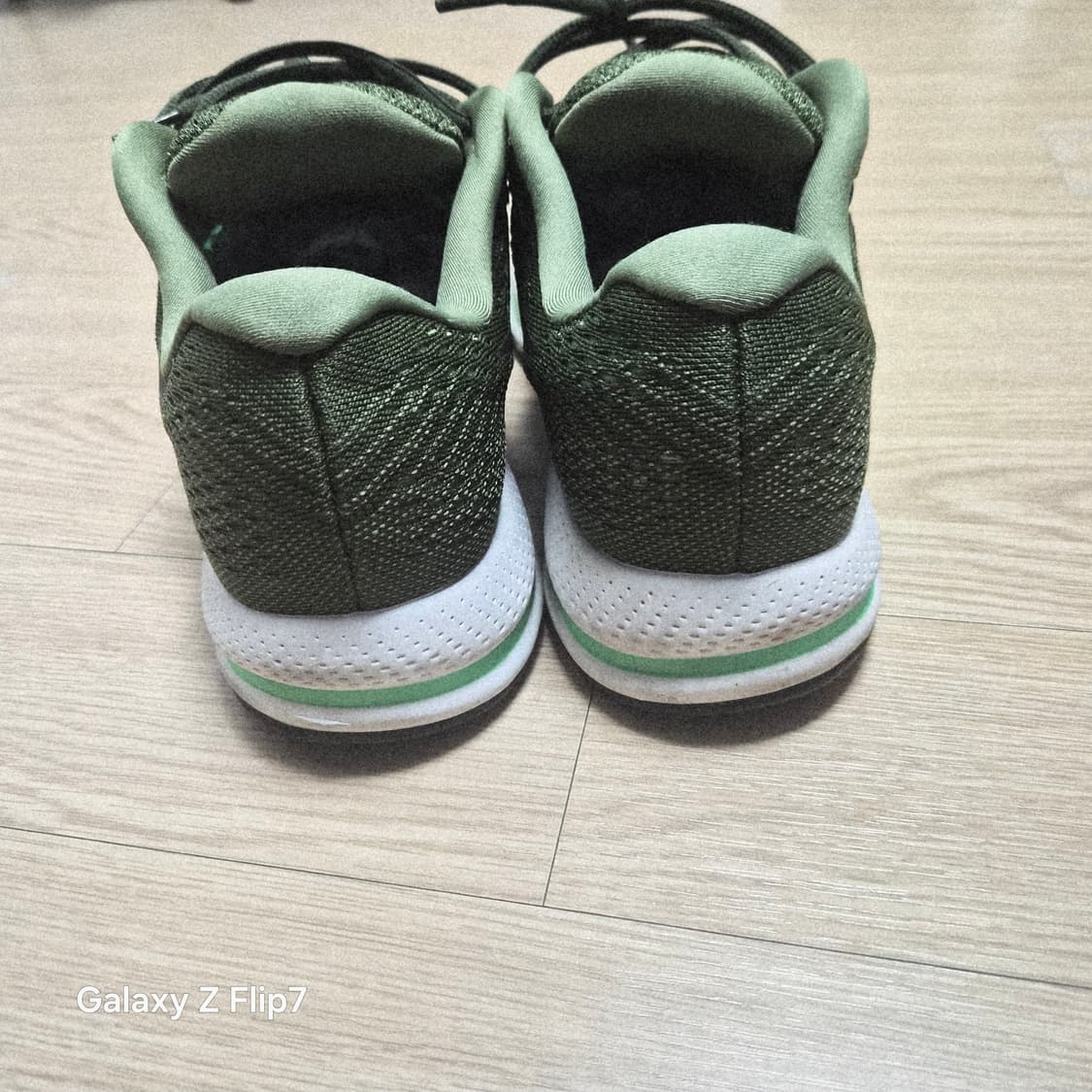 나이키 에어 줌 보메로 그린 상품이미지2