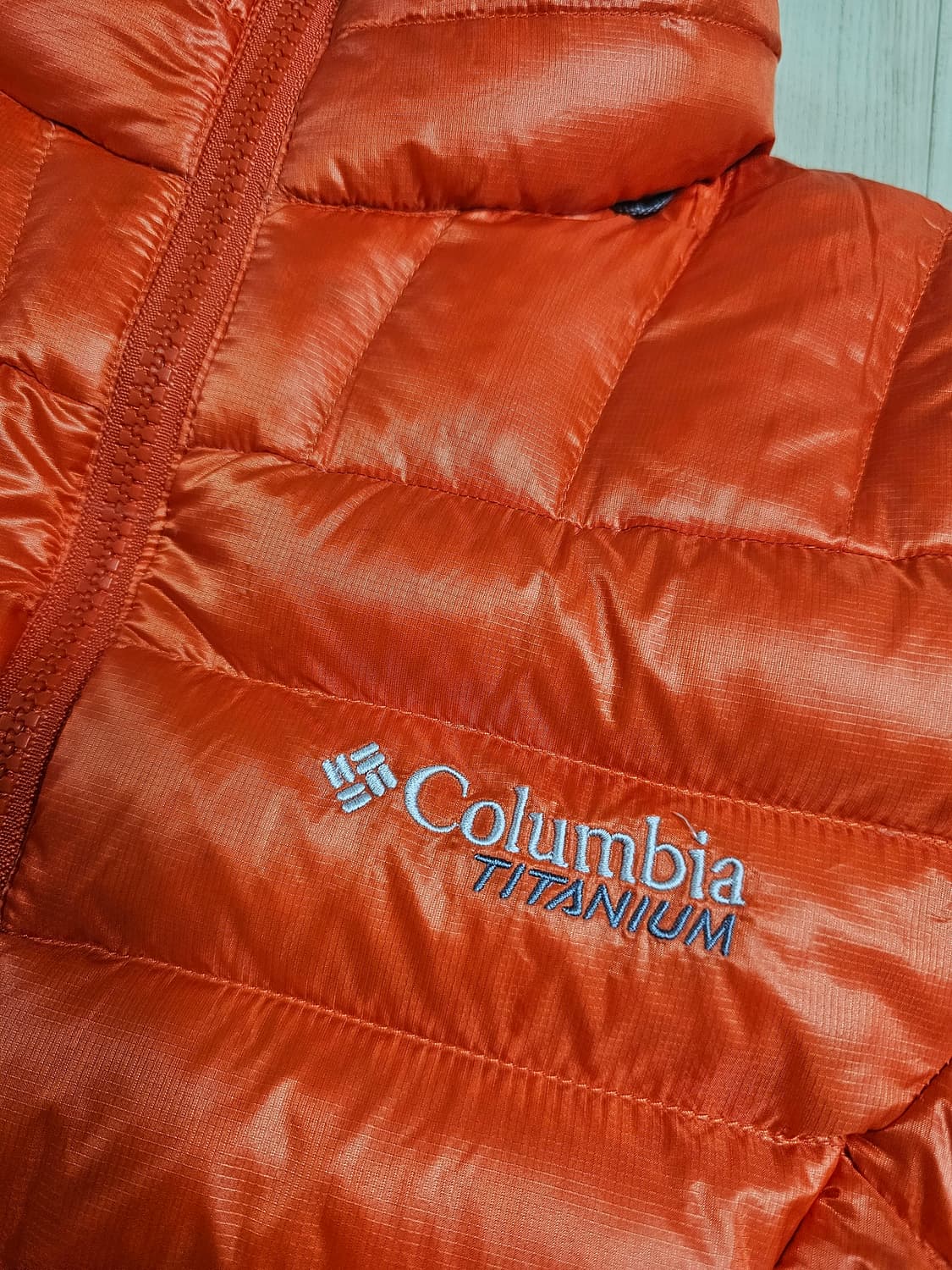 컬럼비아 티타늄 여성 경량 패딩 90(S) 상품이미지4