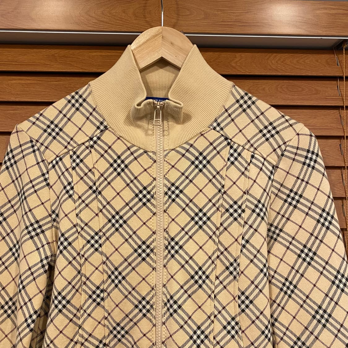 버버리 노바체크 집업 상품이미지2