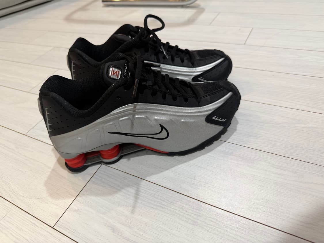 [나이키/240] 샥스 R4 메탈릭 실버:블랙:피칸테레드 상품이미지4