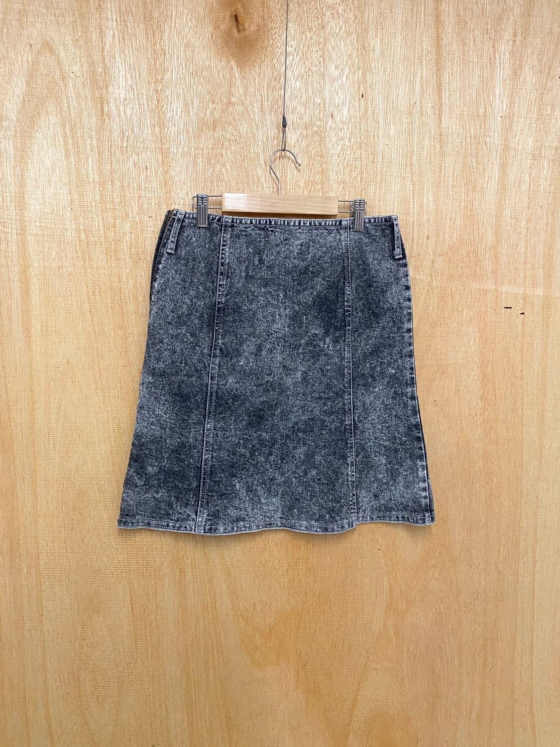 BURBERRY stone washed denim skirt 상품이미지4