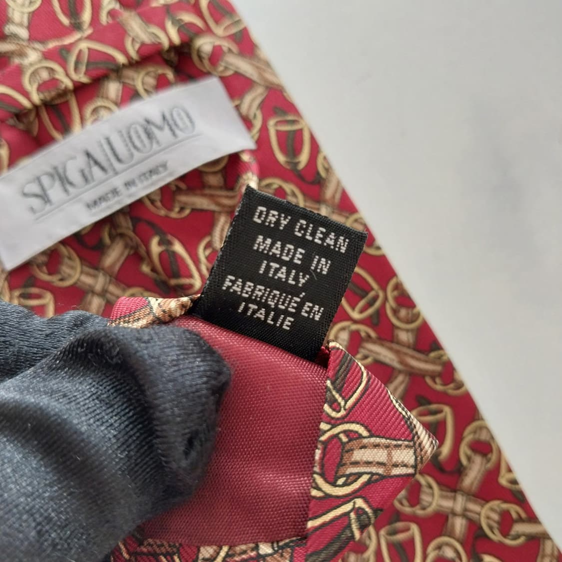 스피가우오모 실크 레드 마구 패턴 넥타이 9.5cm A+등급 K1318
 상품이미지10