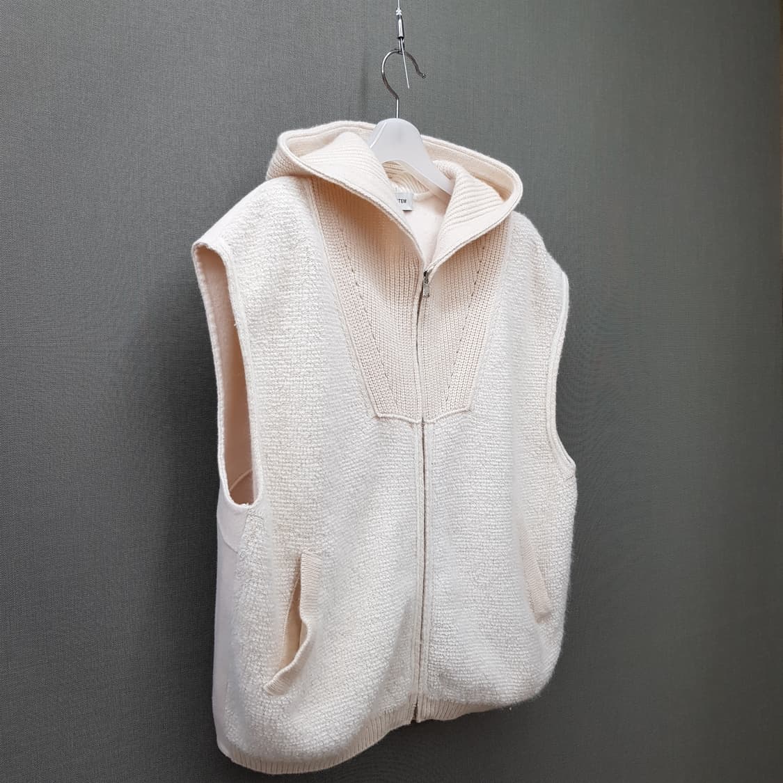 한섬 시스템 2024 후드 니트 집업 베스트 F사이즈 상품이미지3