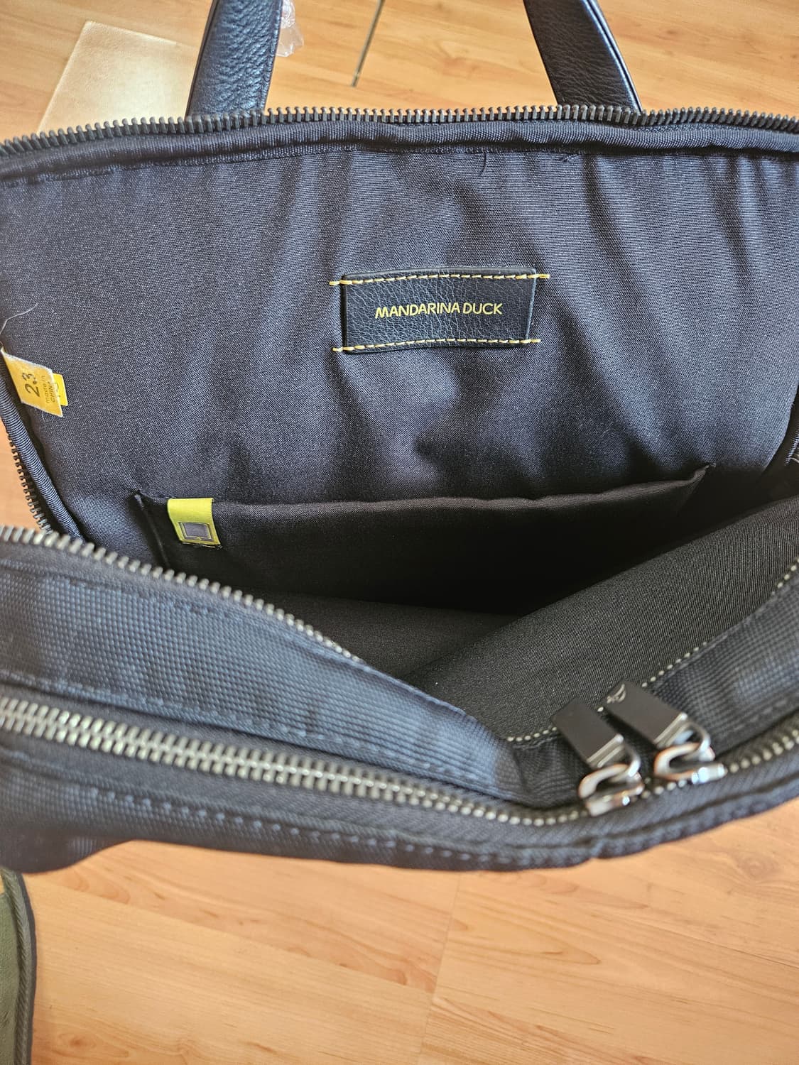 만다리나덕 블랙 백팩 가방( 가죽+페브릭) 상품이미지7