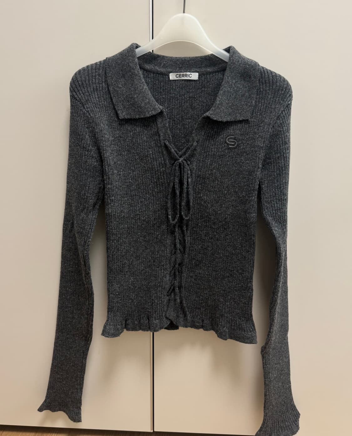 세릭 아일릿 셔링 카라 니트  상품이미지3