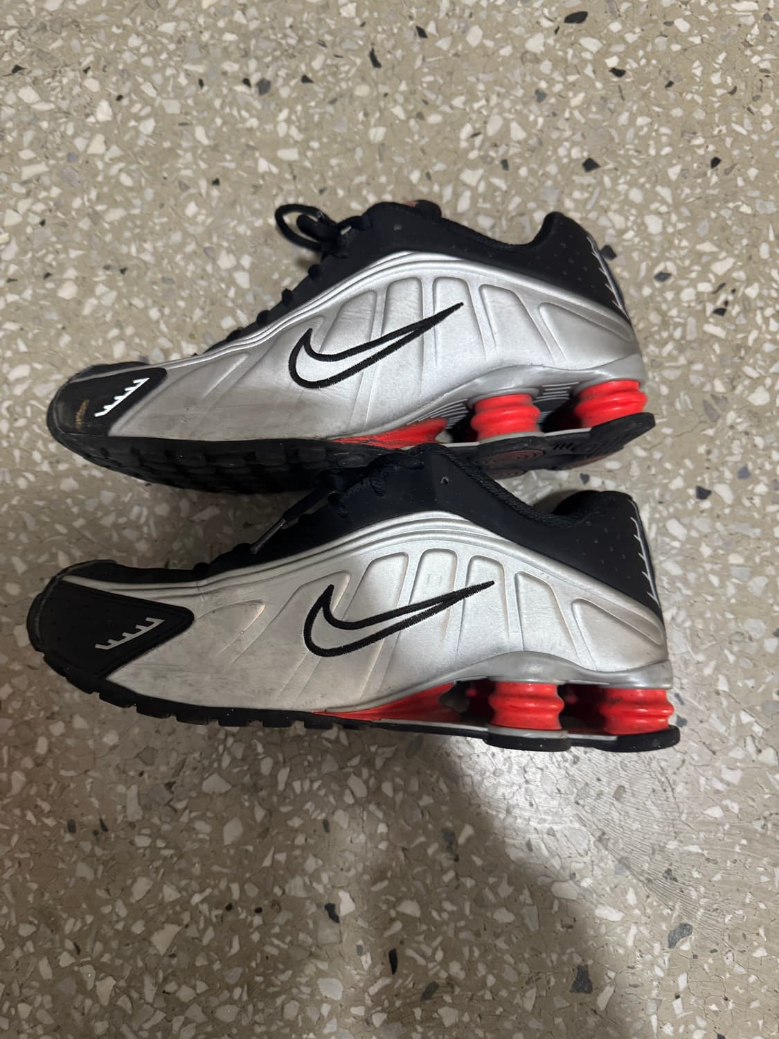 나이키 샥스 R4 270 판매합니다 상품이미지2