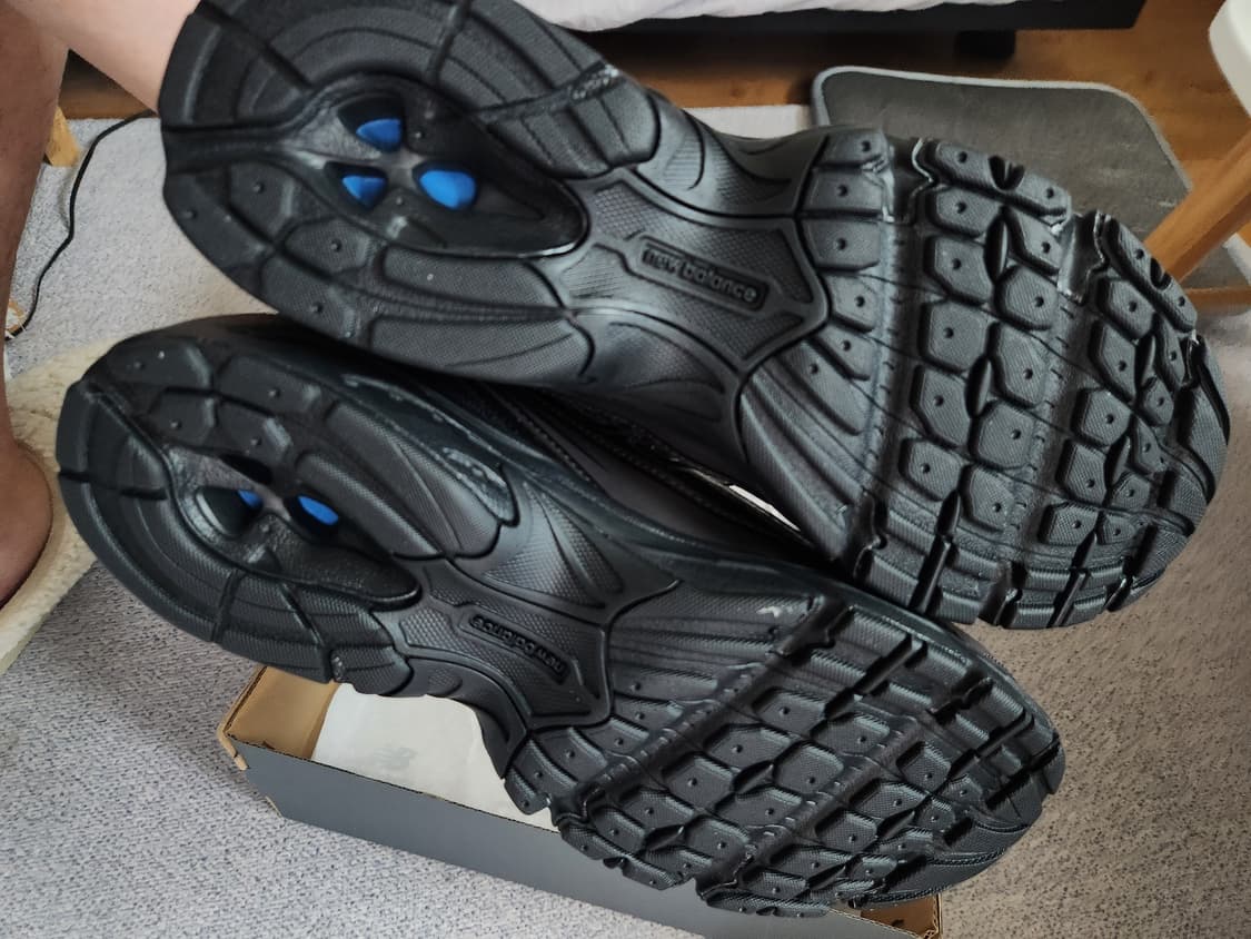 뉴발란스 740 블랙 시멘트 블랙 D스탠다드 265사이즈 상품이미지3