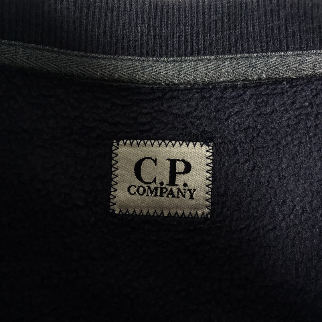 C.P company  씨피컴퍼니 네이비 고글렌즈 맨투맨  상품이미지5