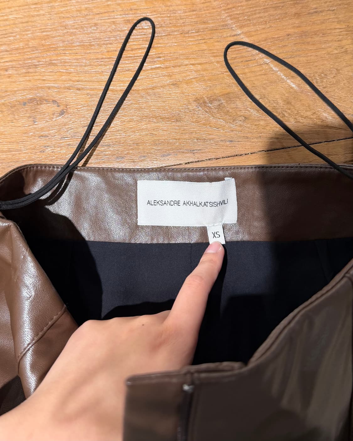 알렉산드르 아흐하카츠시빌리 브라운 fw20 레더 랩스타일 팬츠 상품이미지7