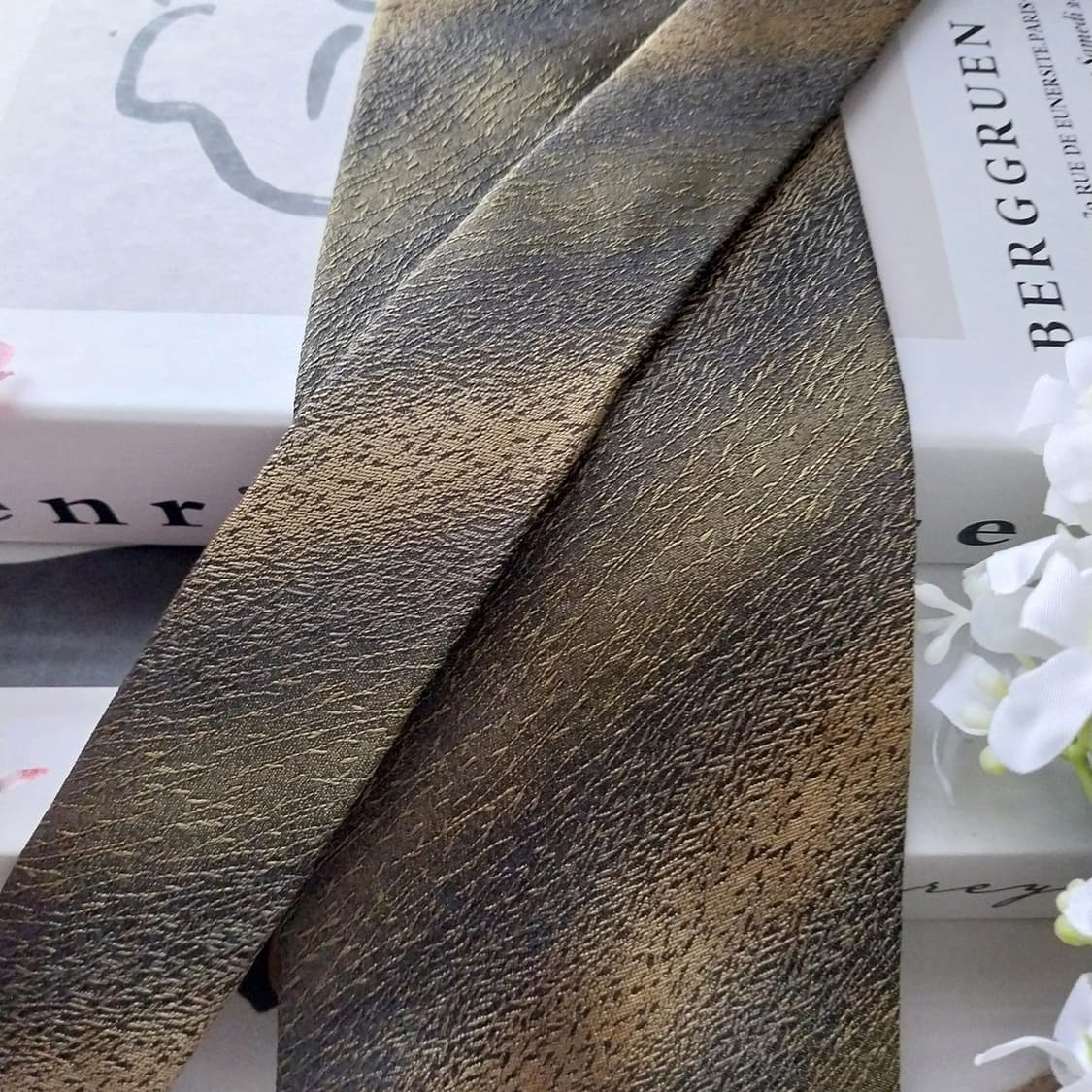 발망 실크 오커 텍스처드 넥타이 9.7cm A등급 K1623
 상품이미지4