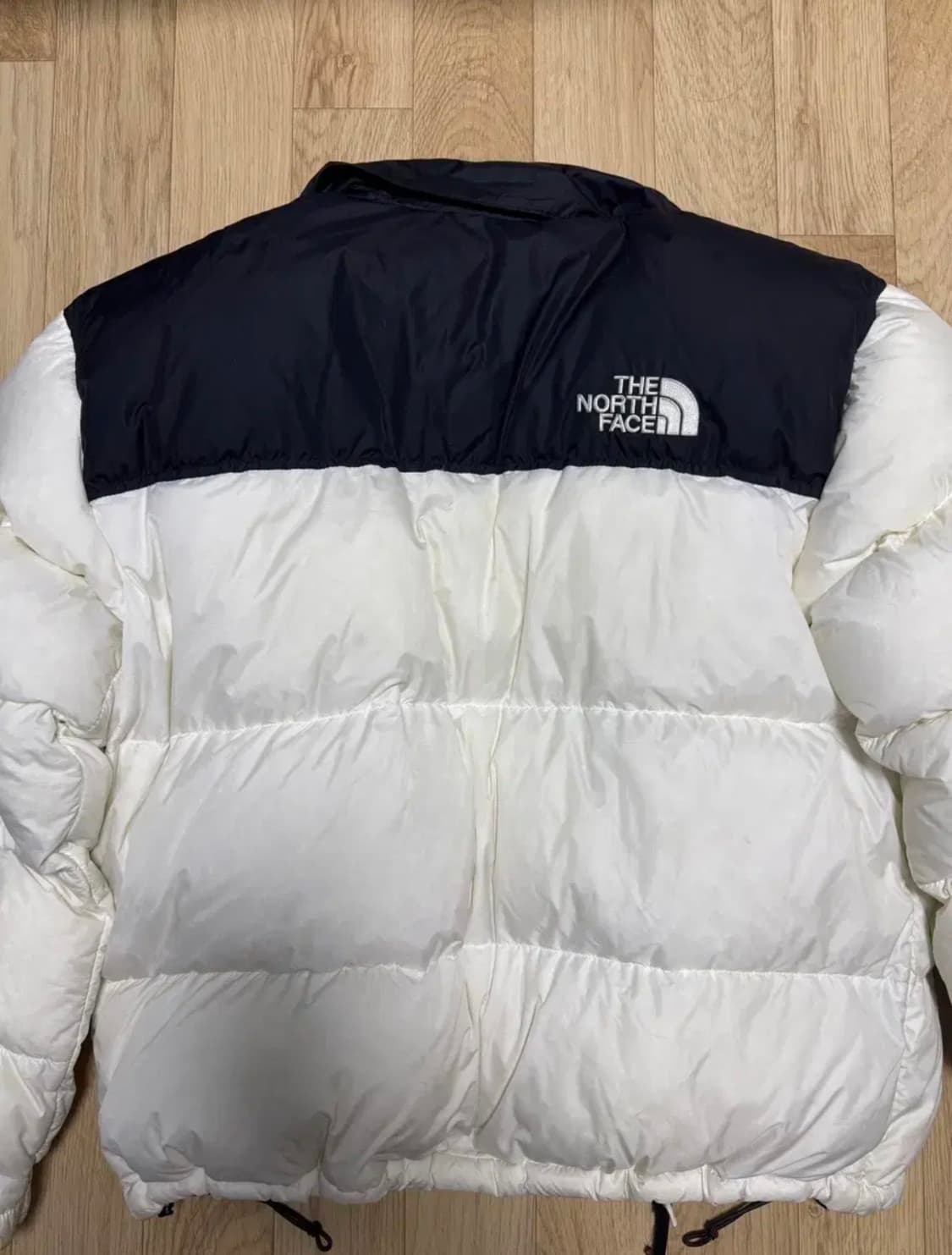 노스페이스 화이트 블랙 눕시 패딩 상품이미지2