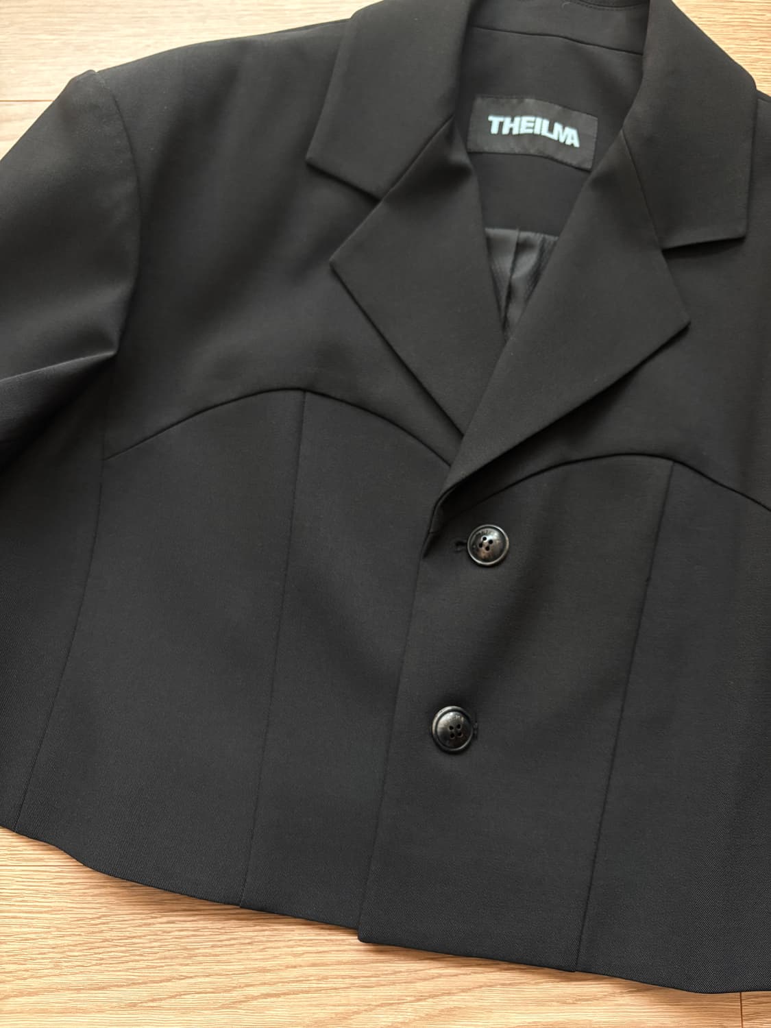 더일마 블랙 크롭 블레이저  상품이미지2