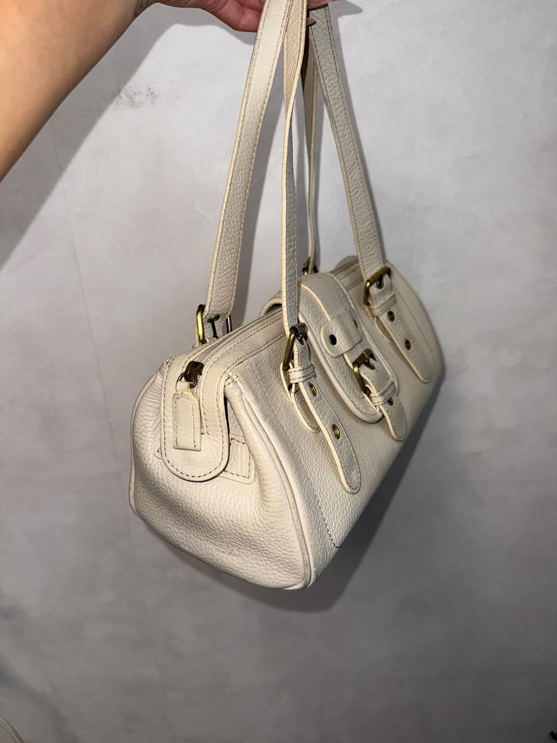 Anne Klein ivory buckle shoulder bag  상품이미지3