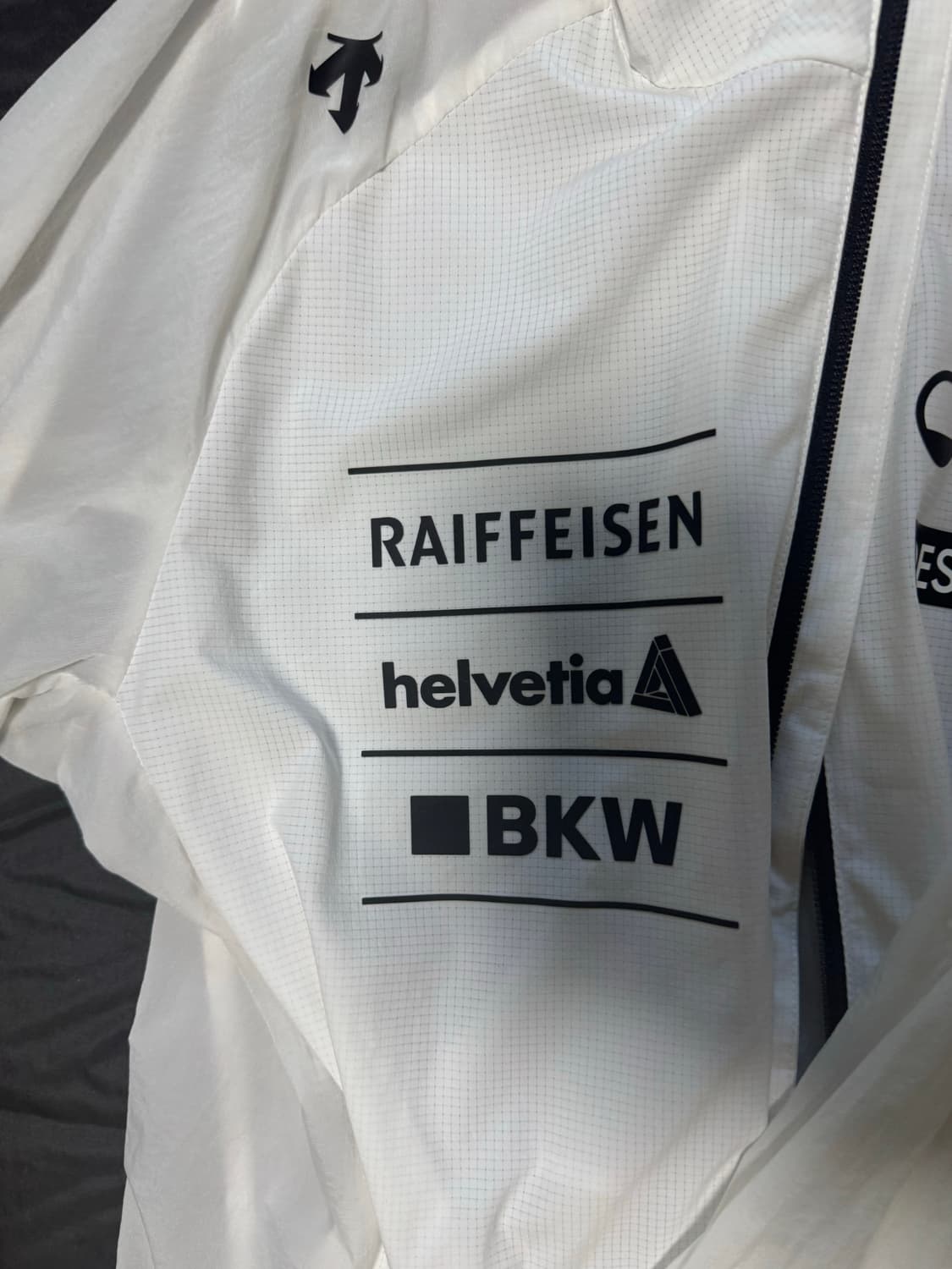 데쌍트 바람막이xl 상품이미지4