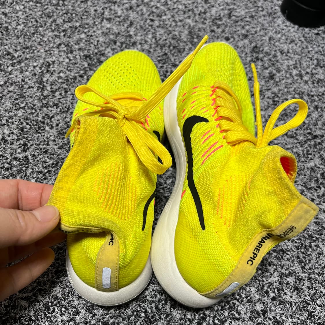 나이키 루나에픽 플라이니트 옐로우 스트라이크 230 상품이미지4