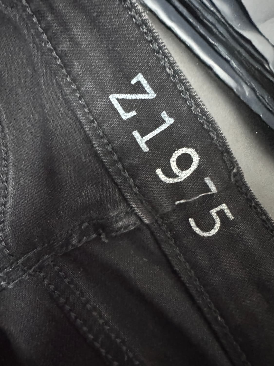 여성 자라 ZaRa Z1975 데미지 찢청 블랙진 상품이미지3