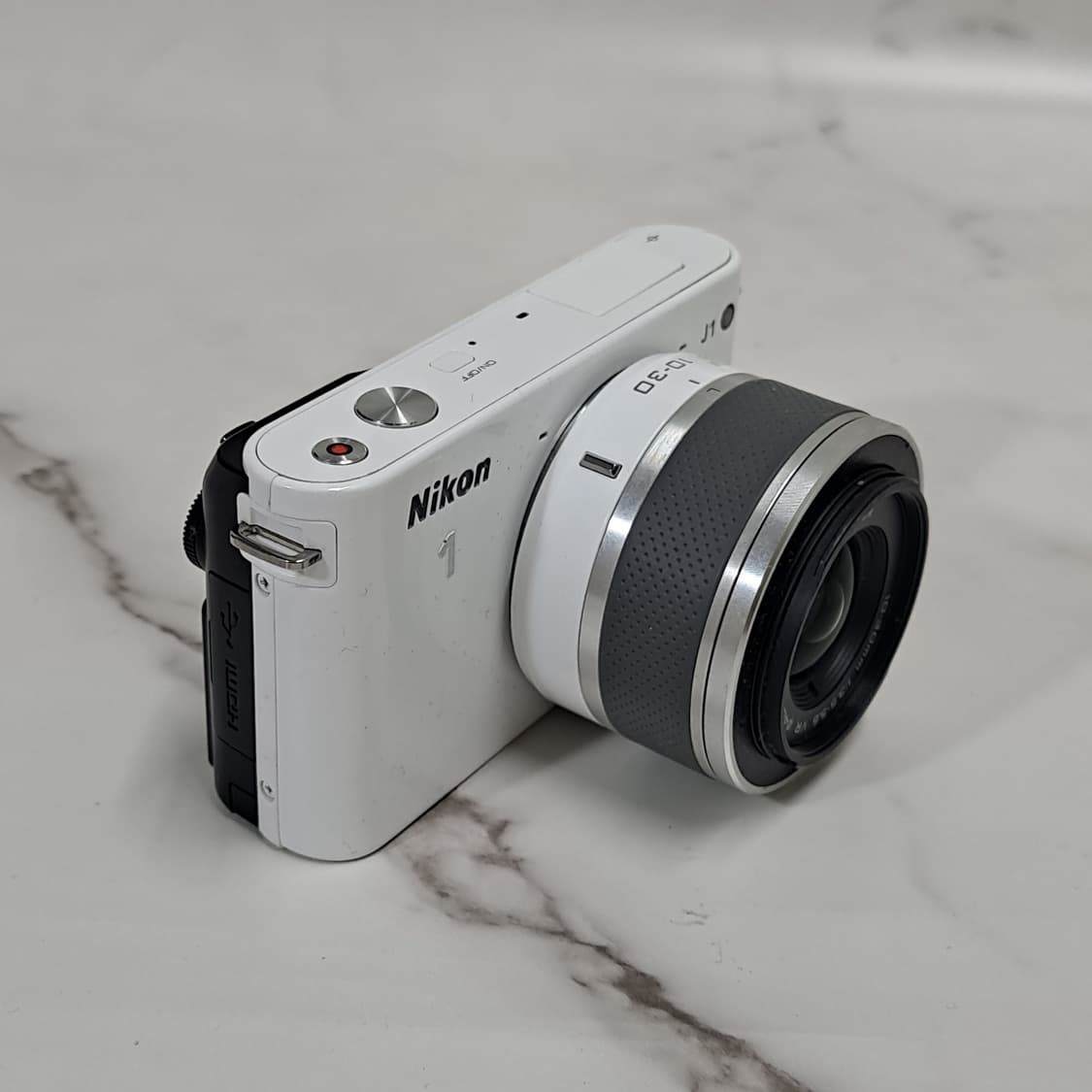 하자있음)) 니콘 Nikon1 J1 미러리스 바디 /10-30mm 렌즈 상품이미지2