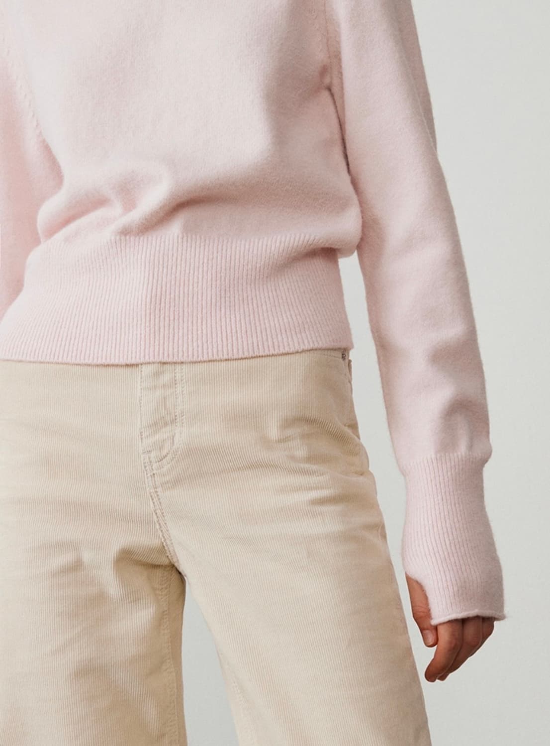 [던스트,품절상품] DUNST 핑거홀 소프트핑크 니트 상품이미지4