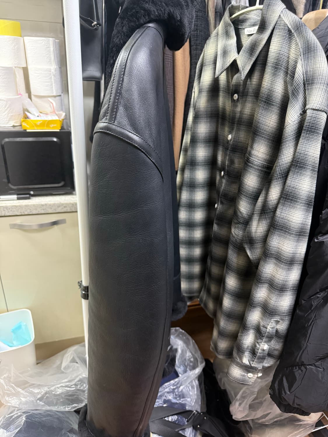 도프제이슨 오버사이즈 리얼 무스탕 블랙 L사이즈 팔아요. 상품이미지6