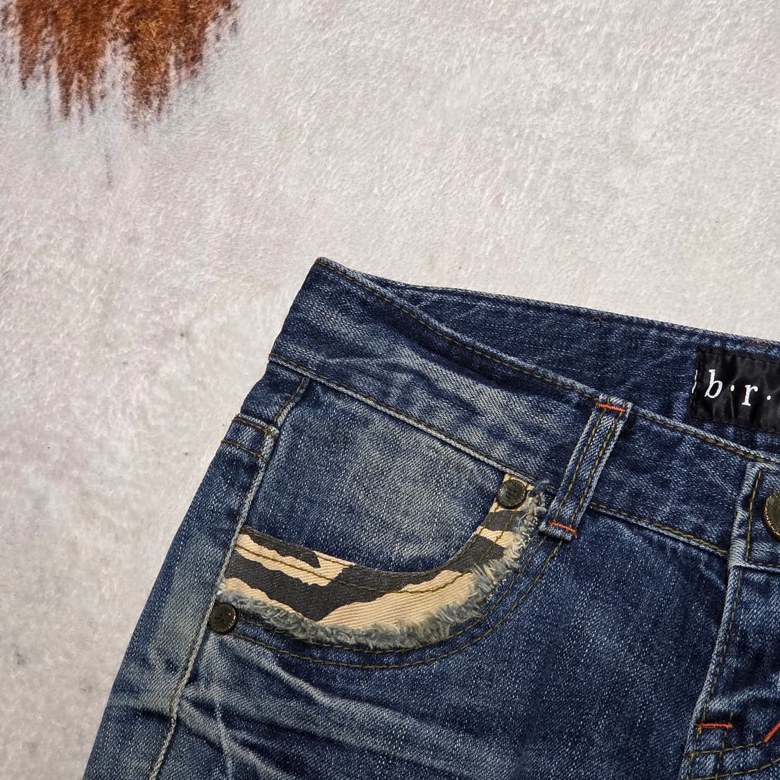 빈티지 워싱 애니멀 패턴 스트레이트핏 데님 팬츠 상품이미지5