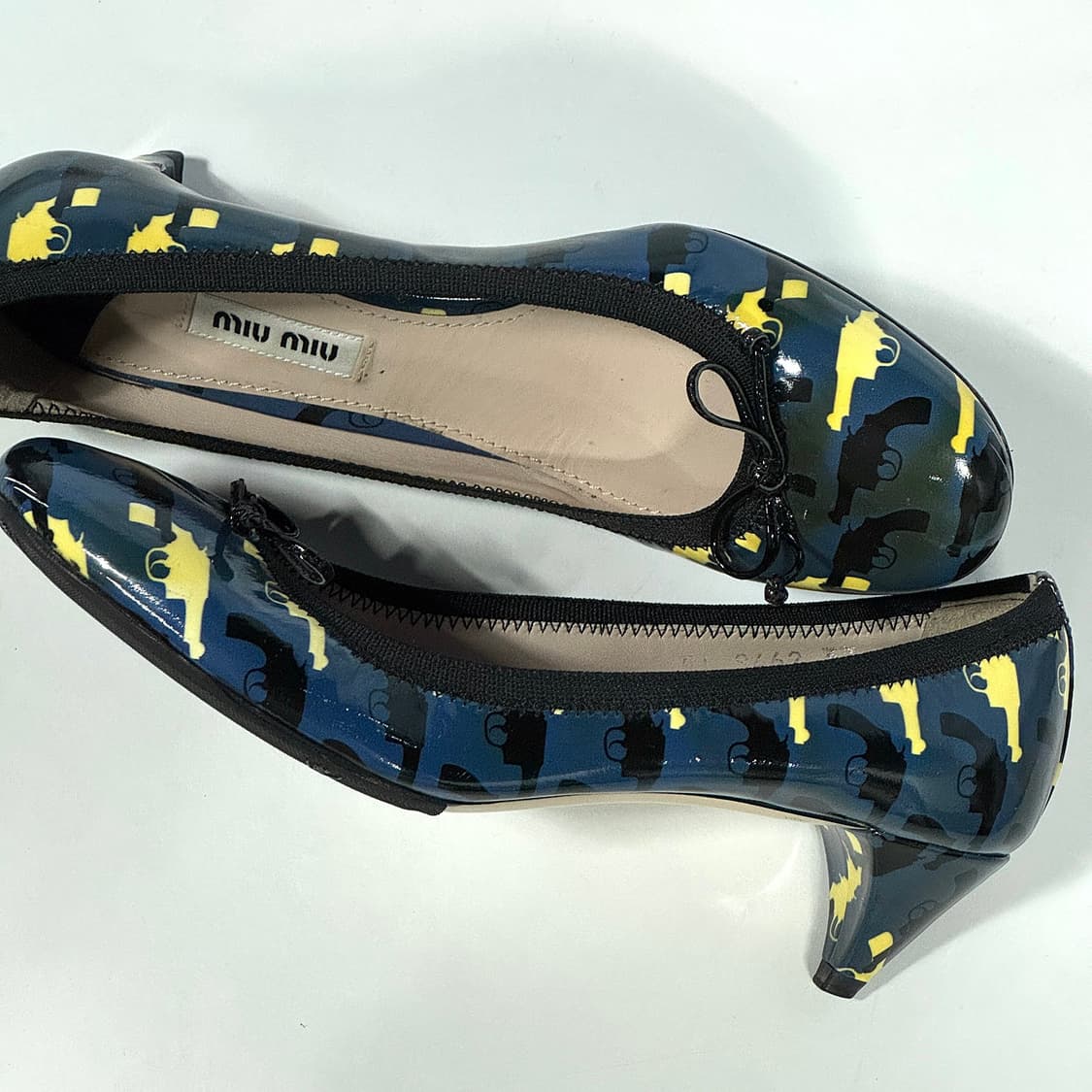 미우미우 프린팅 페이턴트 슈즈 상품이미지3