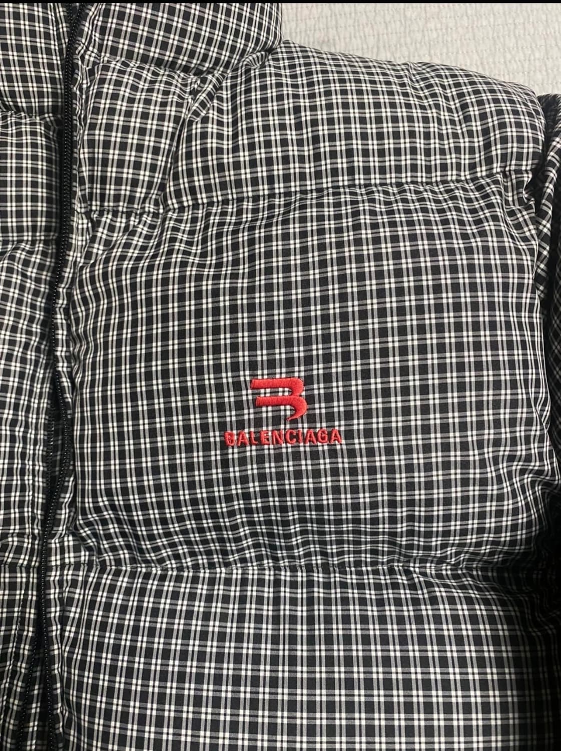 발렌시아가 b스포티 한정판 패딩 상품이미지2