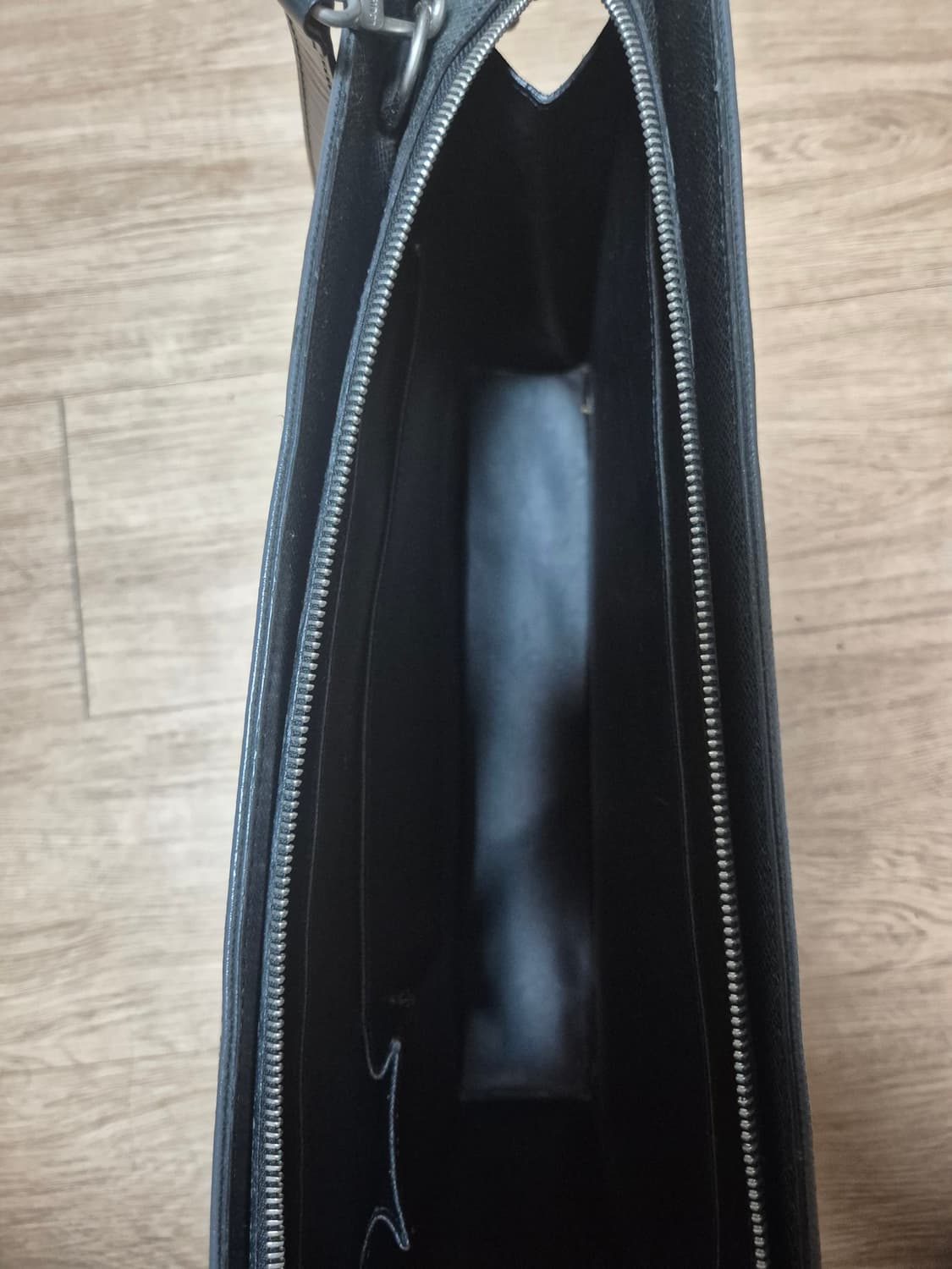 루이비통 타이가 블랙 브리프케이스 서류가방 상품이미지7