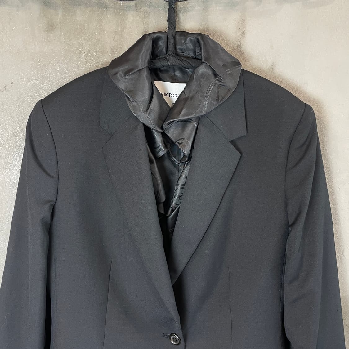 빅터앤롤프 러플 블레이저 상품이미지3