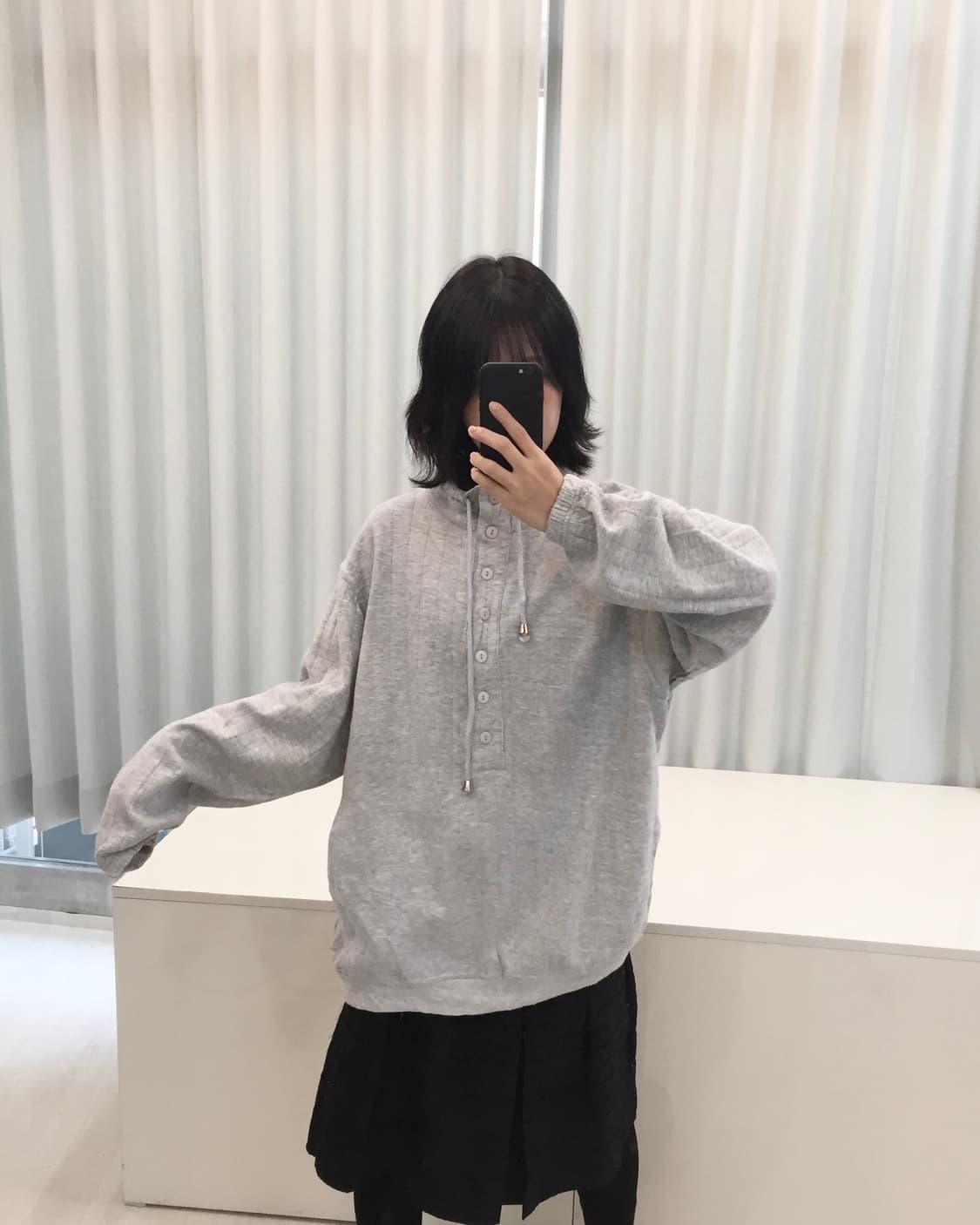 하이넥 버튼 기모 루즈핏 스웨트셔츠 상품이미지1