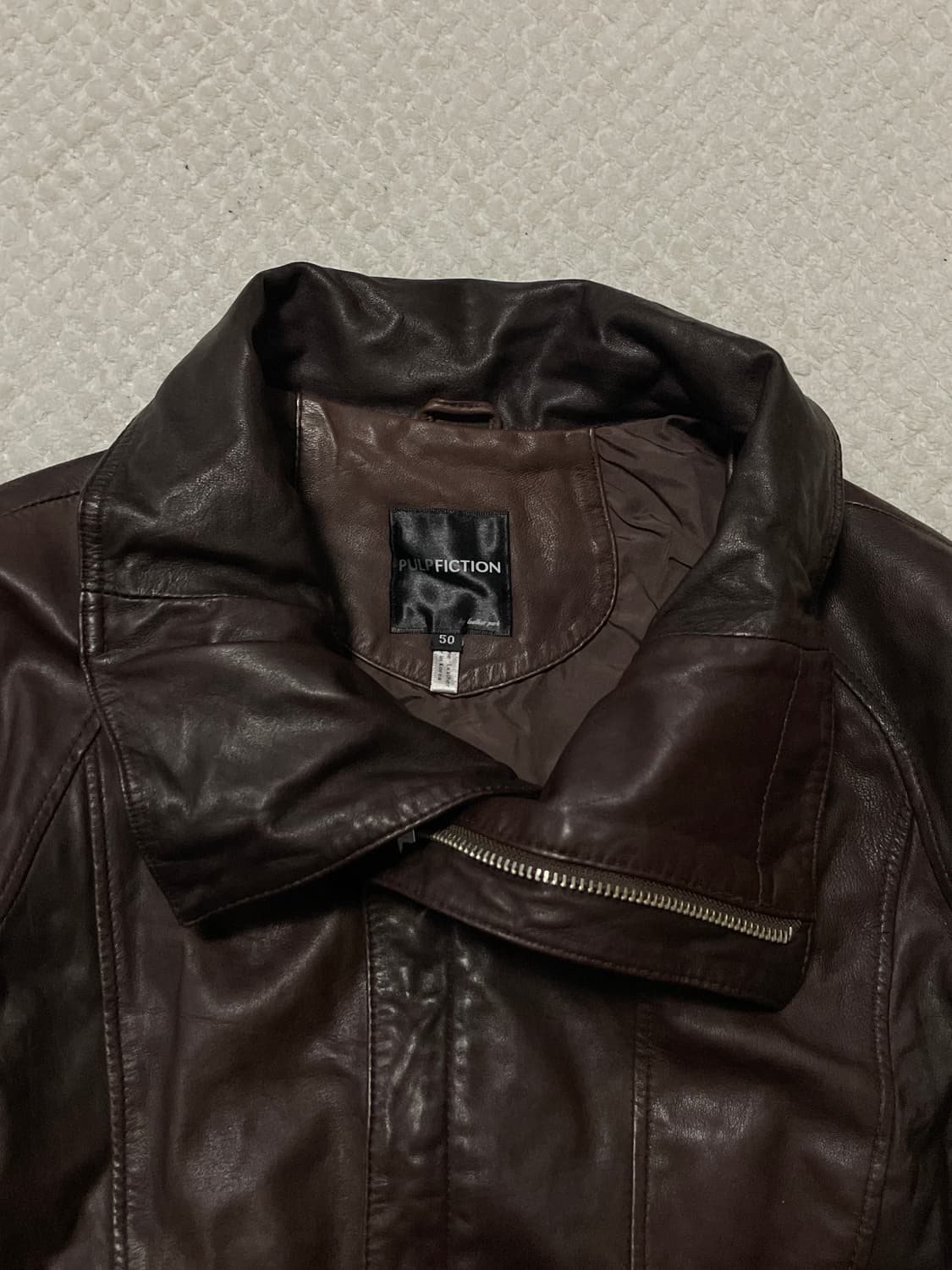 [50] PULF FICTION 램스킨 양가죽 하이넥 사선 절개 레더 상품이미지5