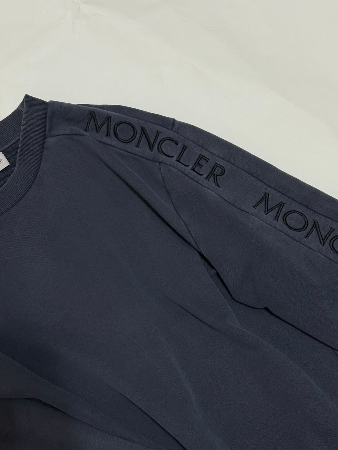 (정품)MONCLER 몽클레어 사이드로고 맨투맨 L 상품이미지4