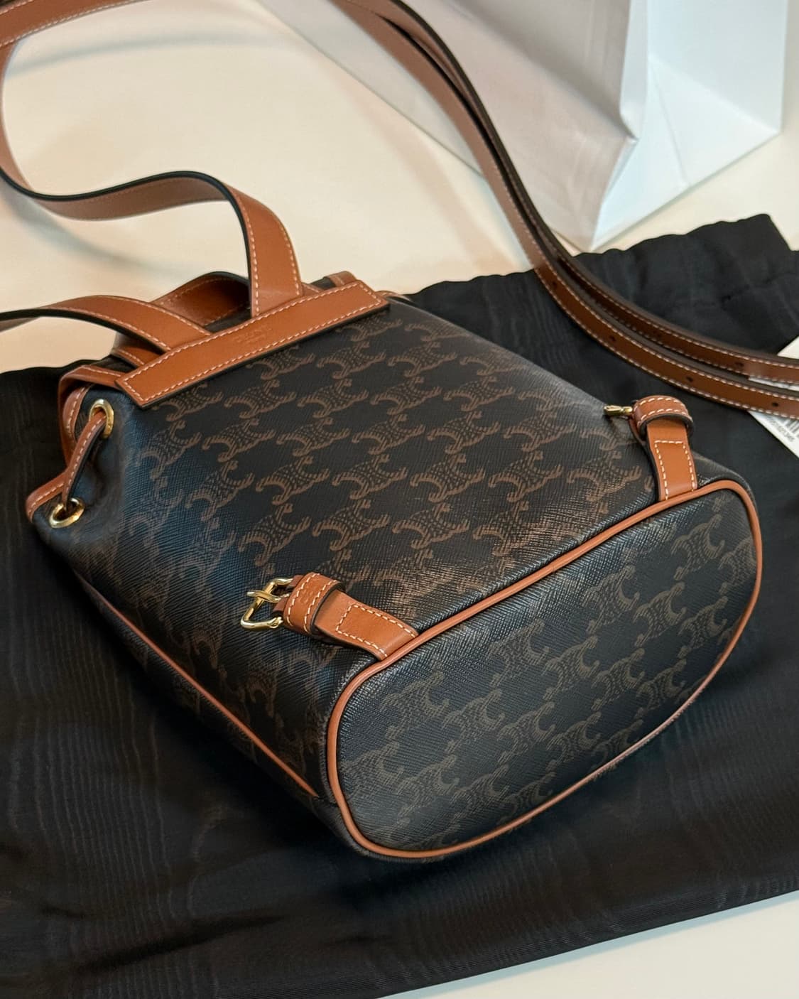 셀린느 폴코백팩 미니 상품이미지2