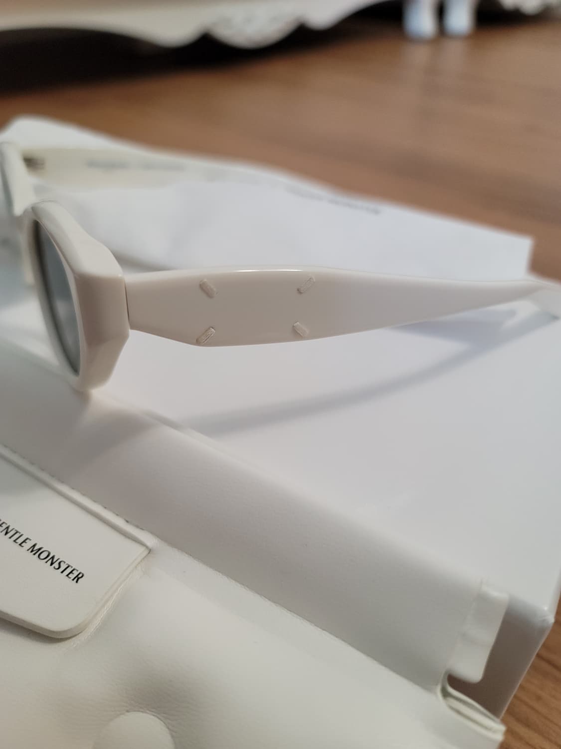 젠틀몬스터마르지엘라 콜라보MM108-W2. 상품이미지4