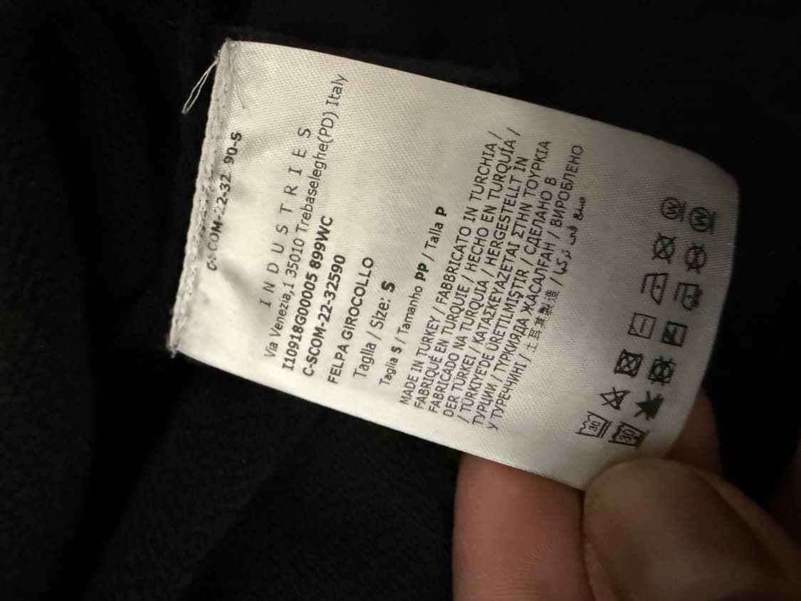 몽클레어 블랙 로고 패치 맨투맨. (FELPA GIROCOLLO) 정품 상품이미지5