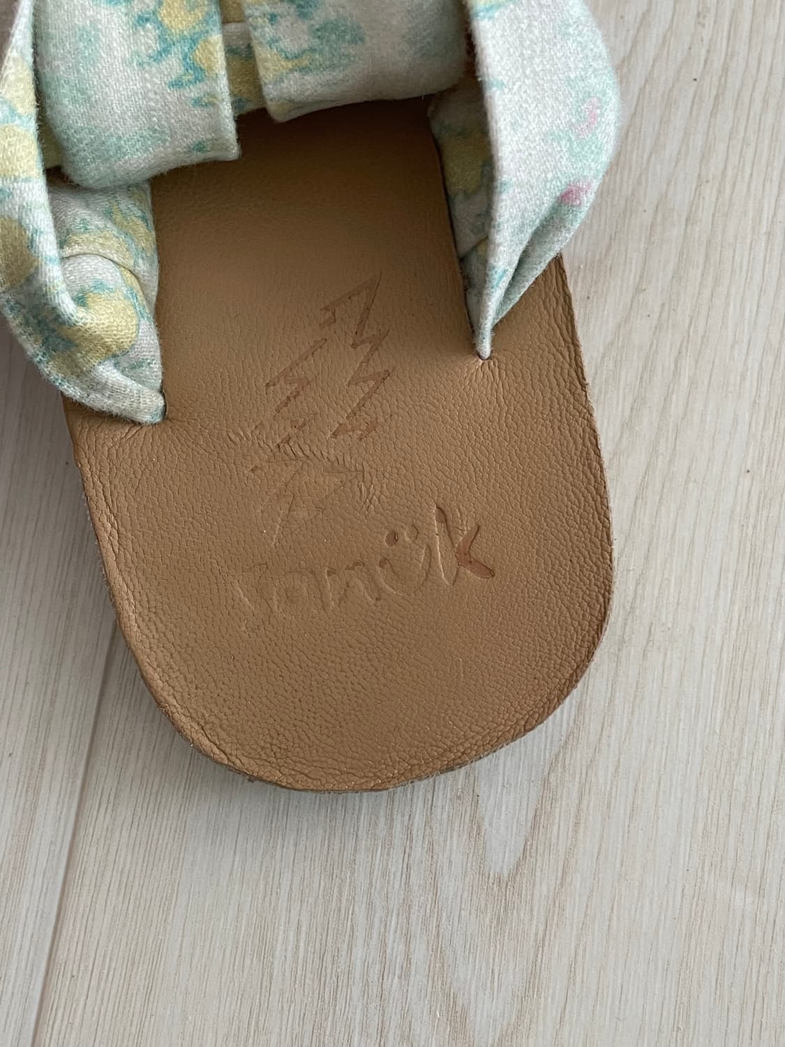 Sanuk x grateful dead 타이다이 쪼리 상품이미지2