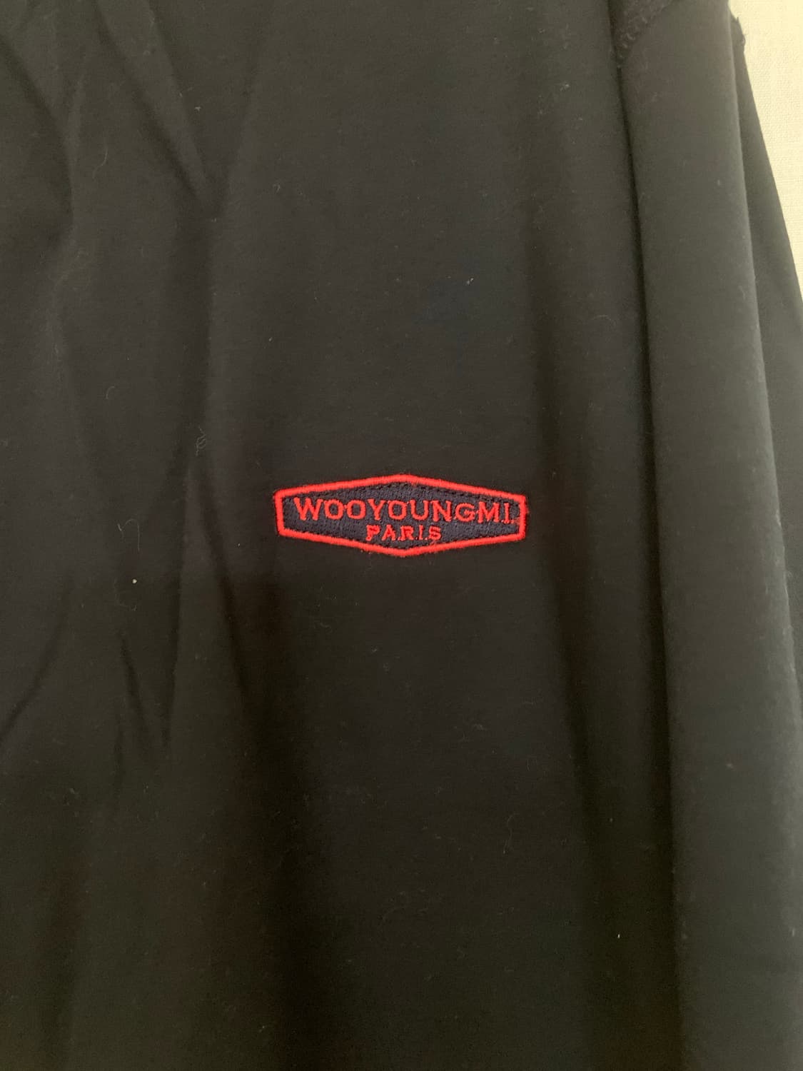 우영미 사각탭 백로고 롱슬리브 블랙 50 상품이미지3