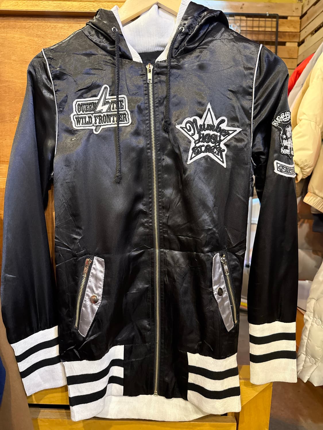 일본 빈티지 자수 패치 블랙 후드집업 상품이미지1