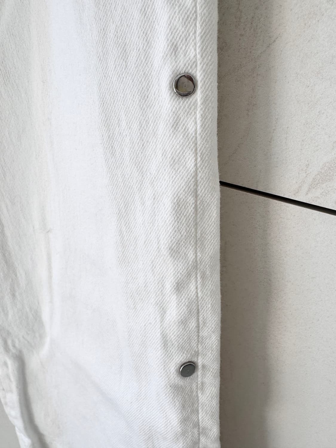 새상품 컨디션 JW앤더슨 화이트 와이드 데님 팬츠 EU36 상품이미지8