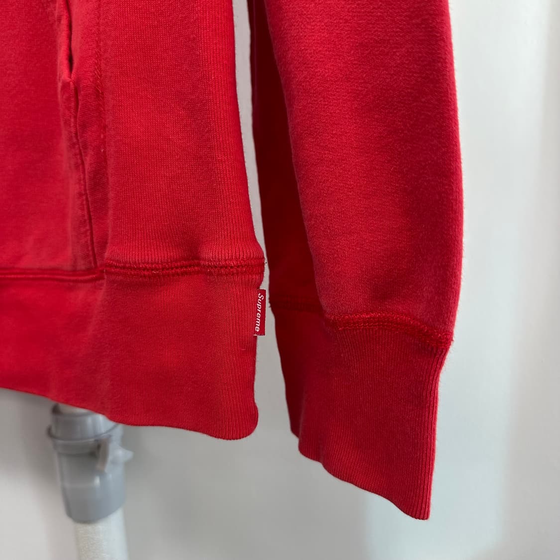 슈프림 클래식 자수 로고 후드티 상품이미지5