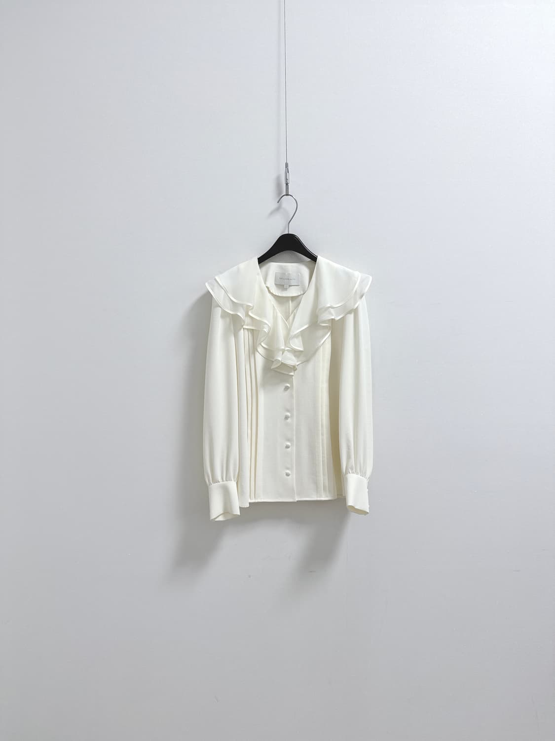 브라이드앤유 bau 러플 블라우스 상품이미지1