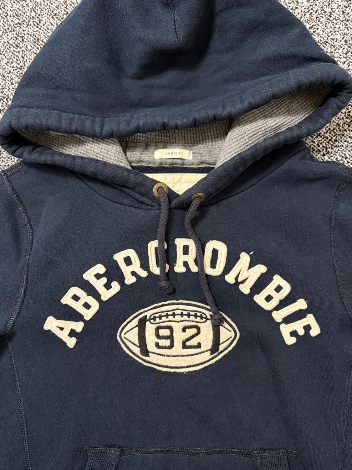 빈티지9. 아베크롬비 딥네이비 로고 후드티셔츠 상품이미지2