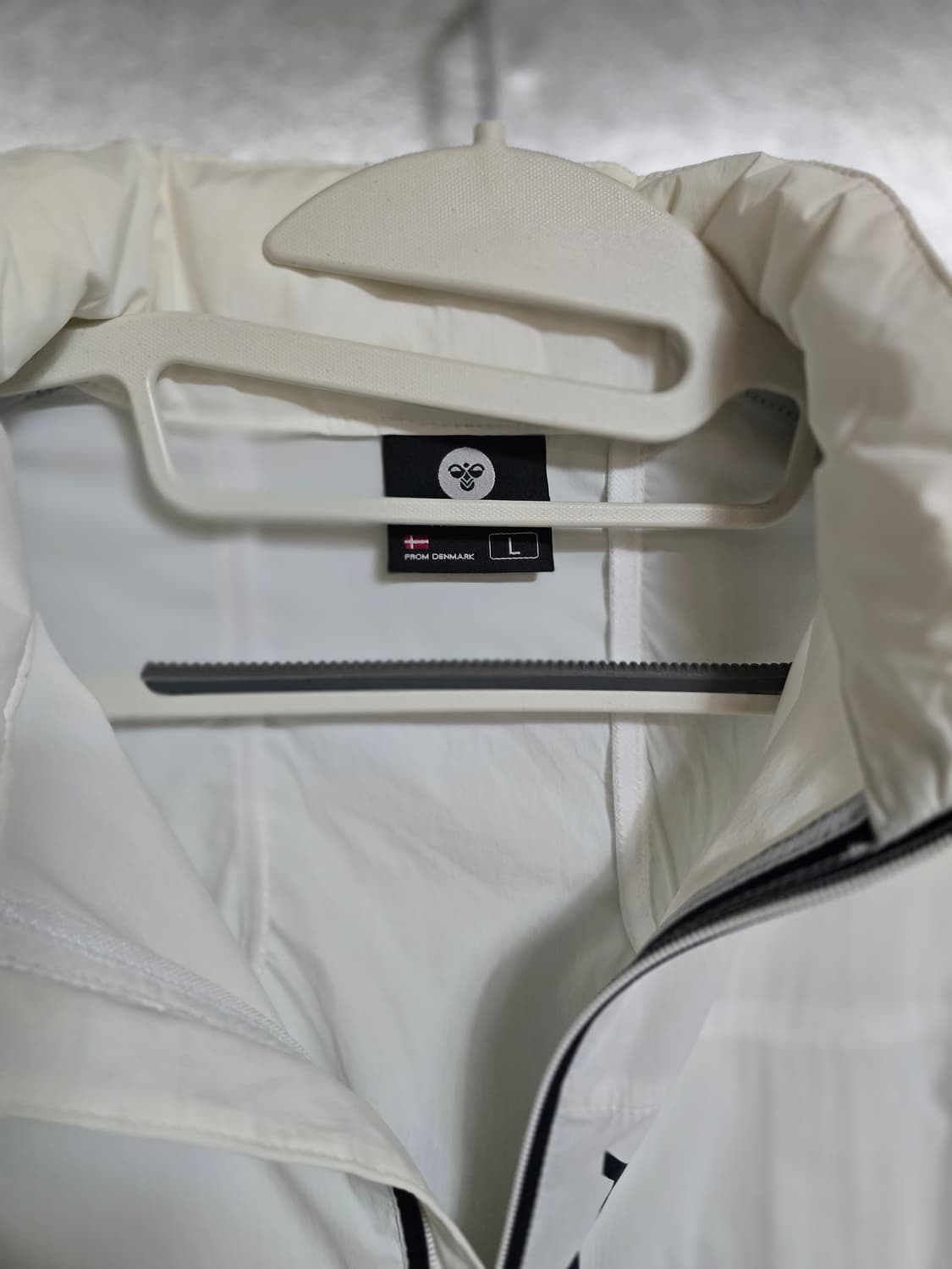 험멜 화이트/네이비 바람막이 자켓 상품이미지2