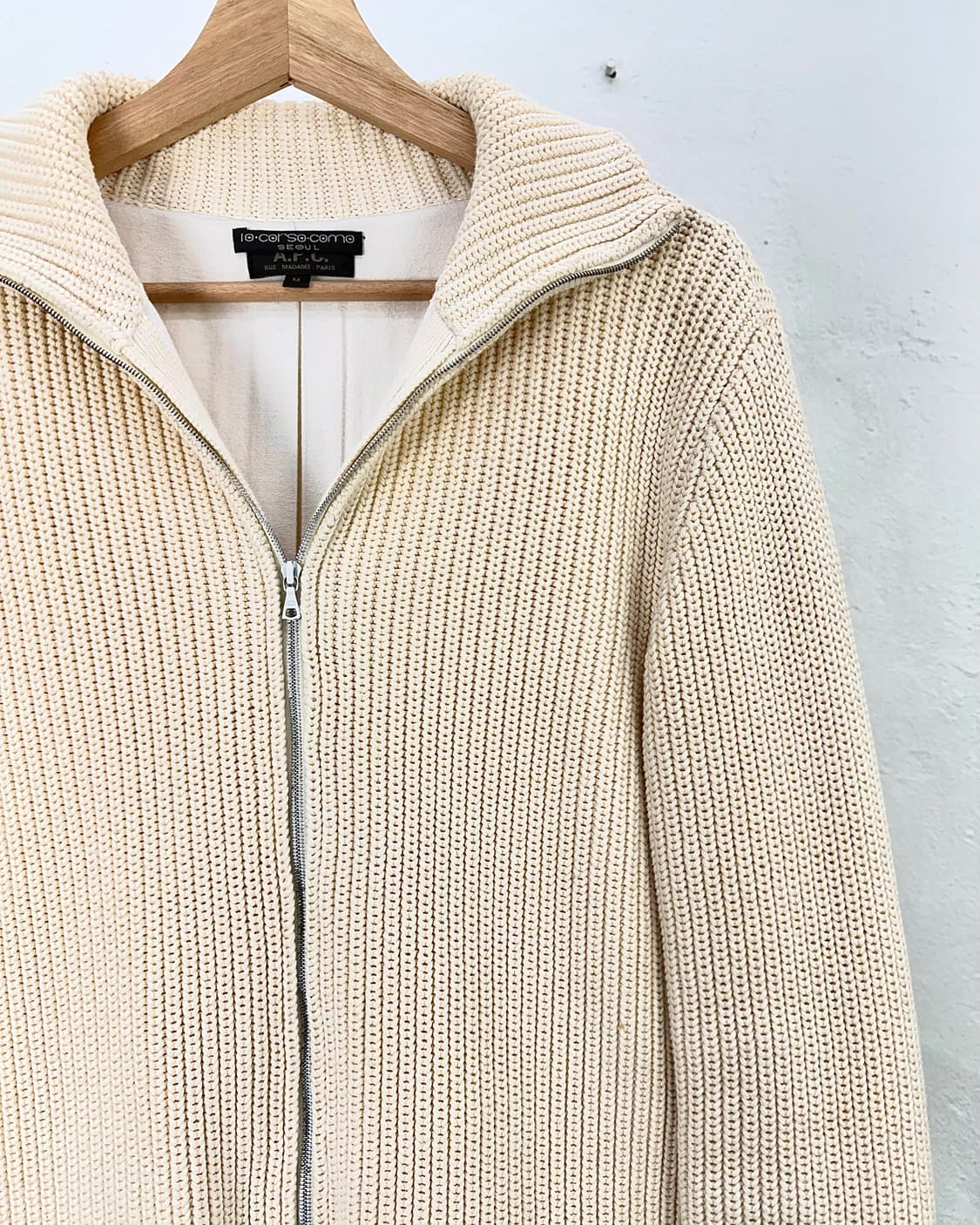 아페쎄 아이보리 청키 하이넥 코튼 집업 니트 상품이미지3