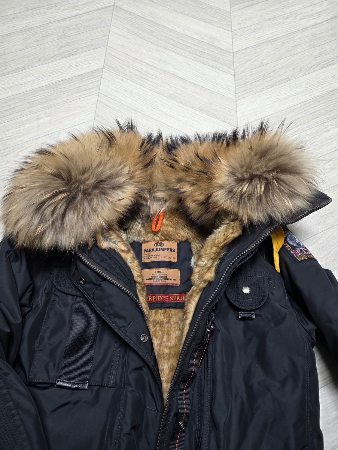 파라점퍼스 마스터피스 블랙 패딩 여성 XS. 85 상품이미지3